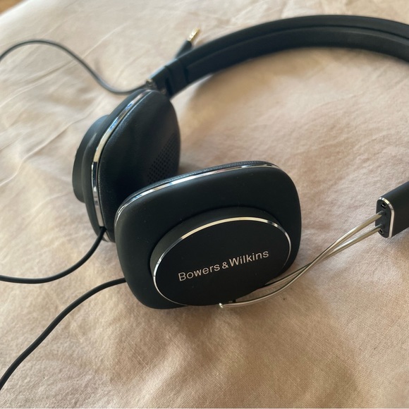 Bowers & Wilkins Other - Bowers & Wilkins P3 S2 Headphones
